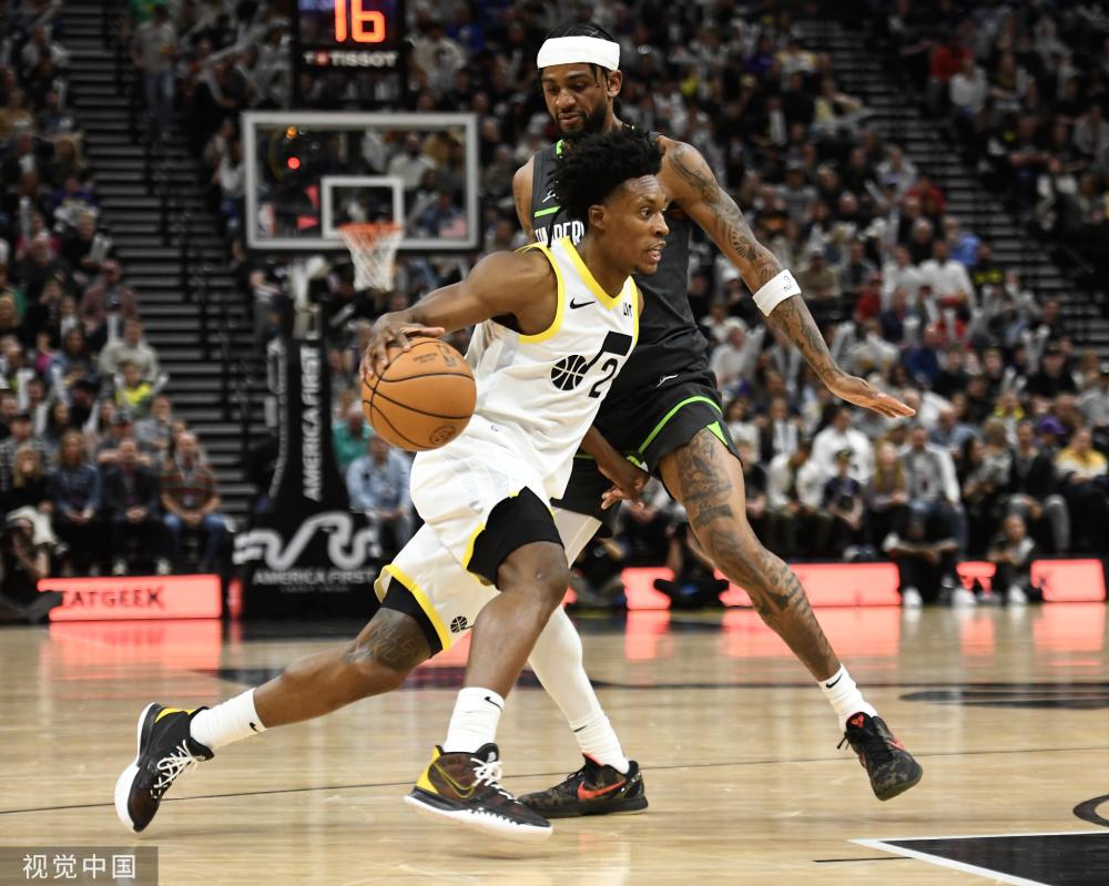 领先四杆 领先四杆